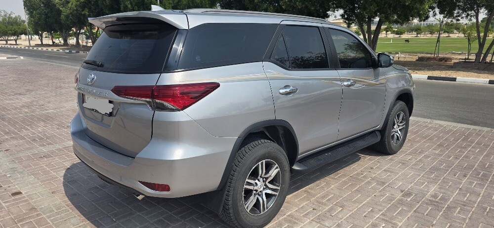 2023 fortuner very low mileage - 3