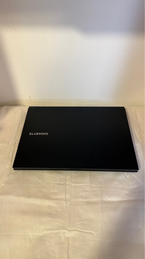GIGABYTE G6KF RTX4060 8GB  - 13