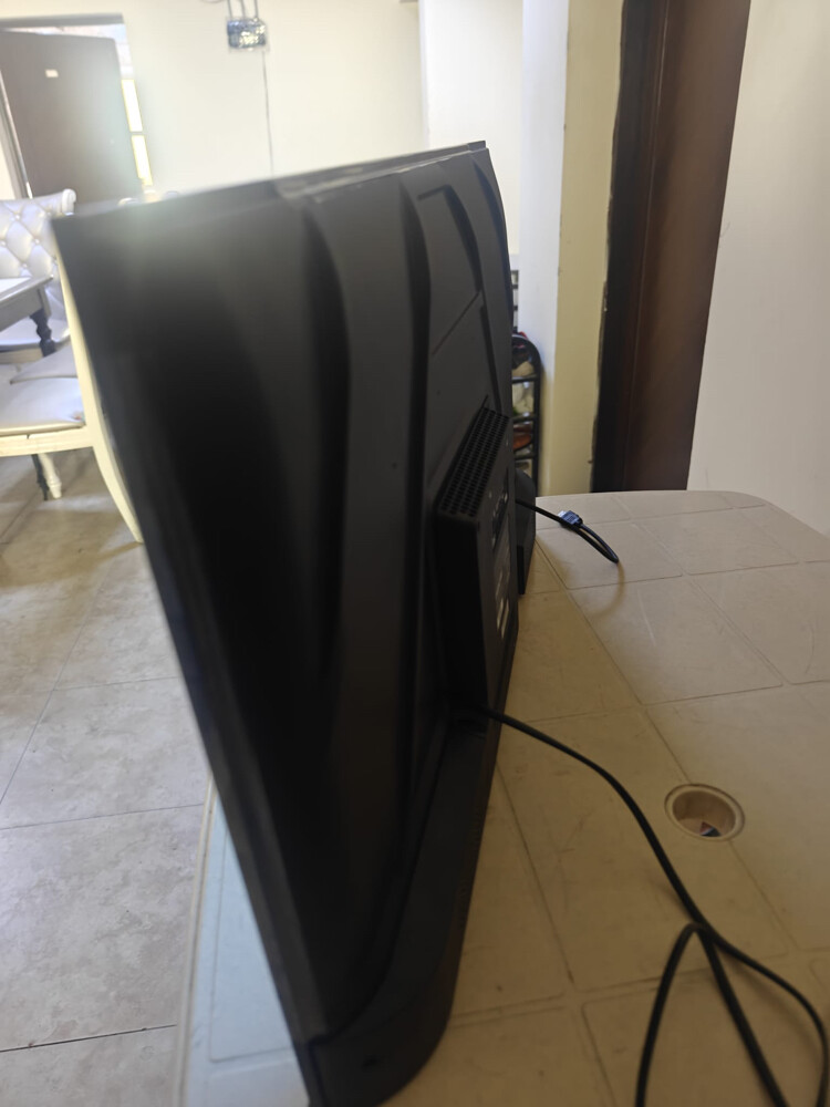 Nikai smart android tv  - 2