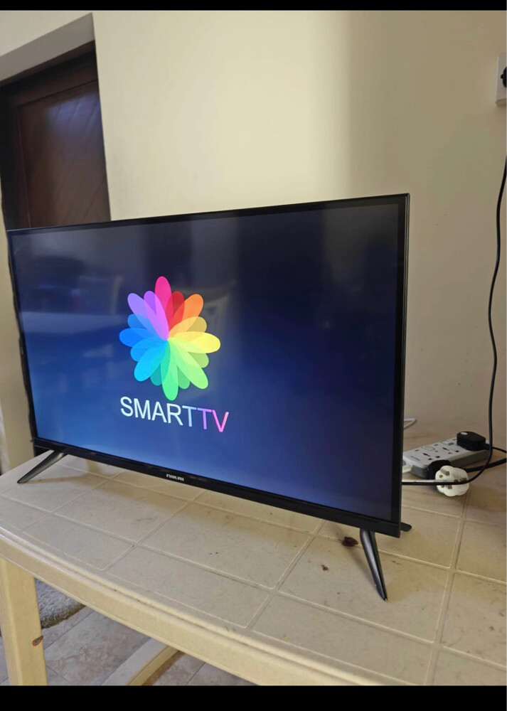 Nakai smart tv good no remote  - 2