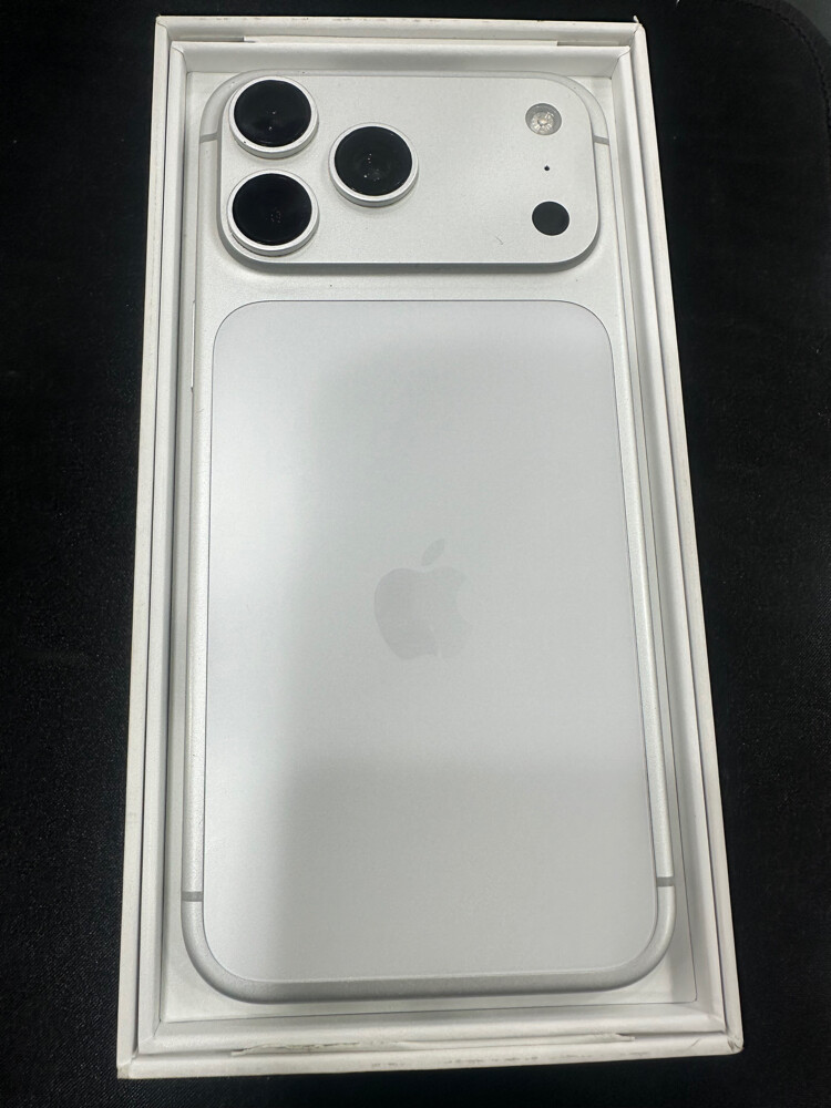 IPHONE 17 pro max - 1