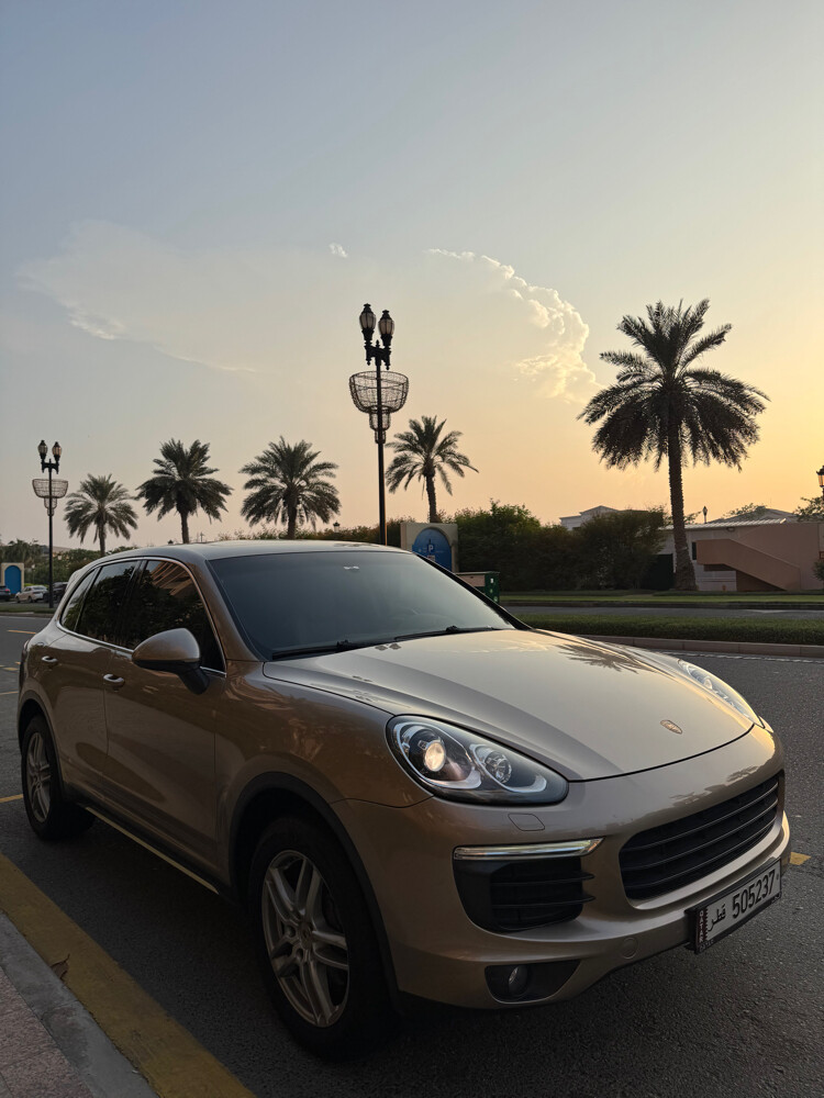Porsche Cayenne - 1