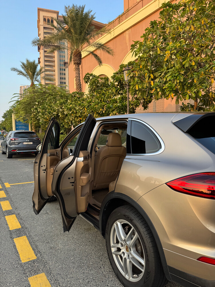 Porsche Cayenne - 4