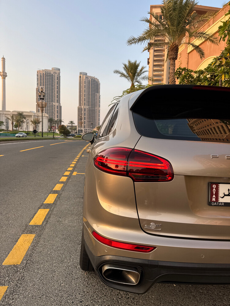Porsche Cayenne - 2