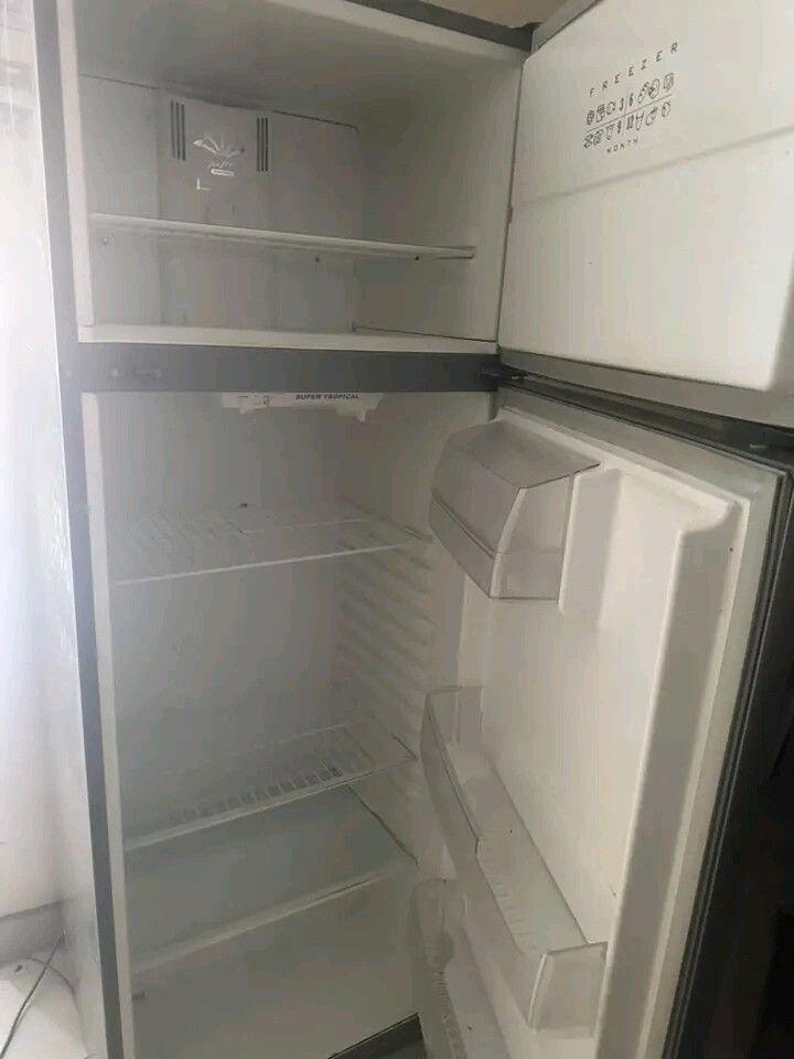ثلاجة للبيع - 2