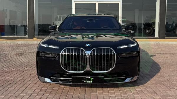 بي إم دبليو 7-سيريز 740 3.0 - 3