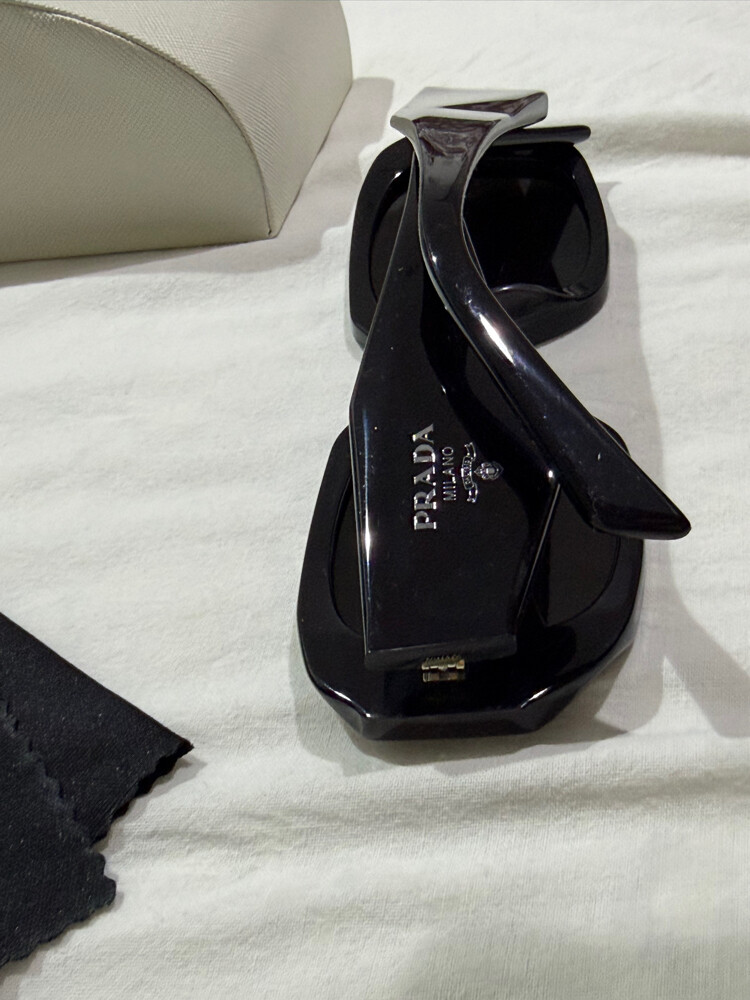prada sunglasses  - 4