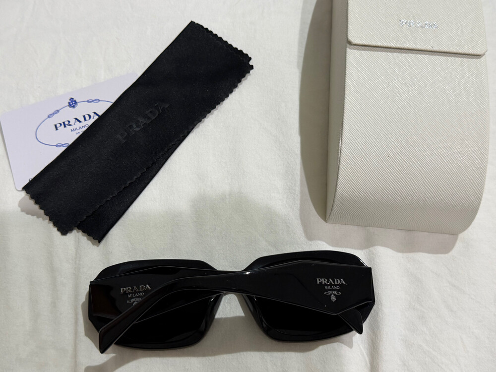 prada sunglasses  - 3