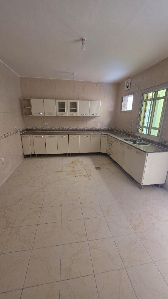 For Rent in Al Kheesa Excellent Loc - 17