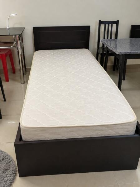Single bed - 1