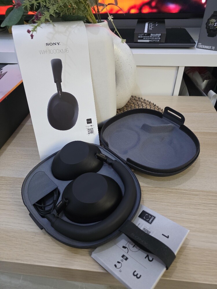 SONY WH-1000XM6 Black - 2