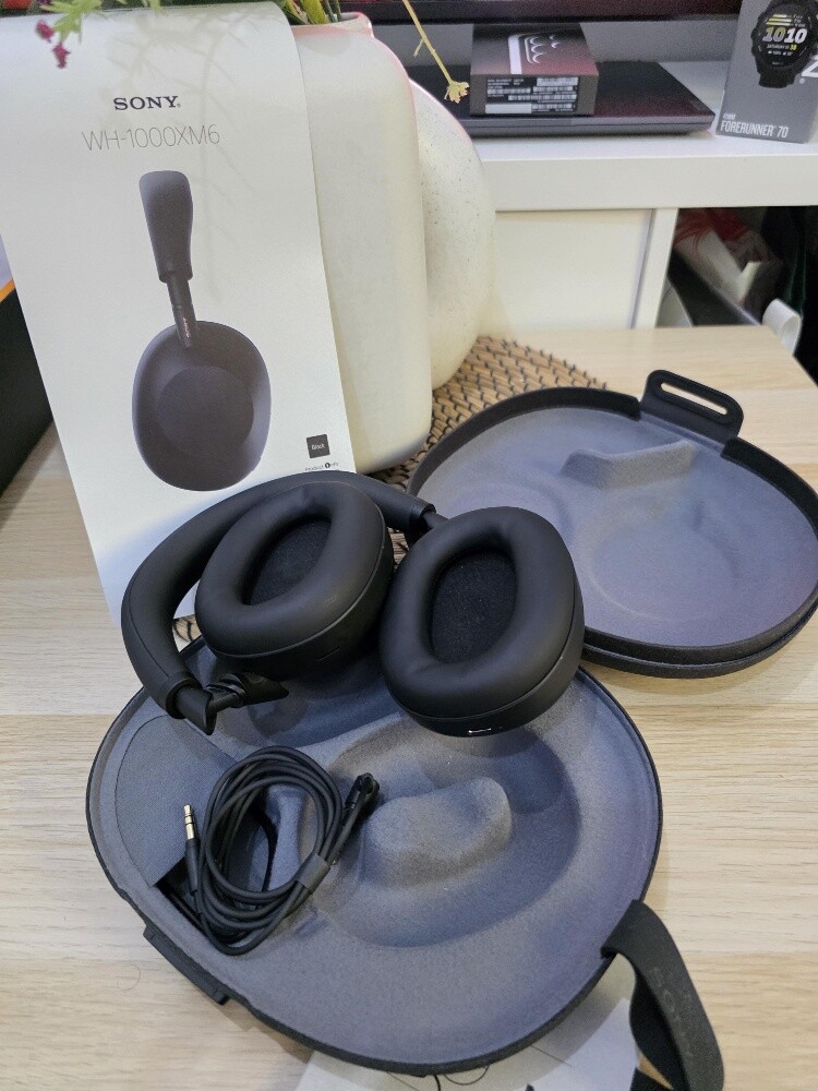 SONY WH-1000XM6 Black - 3