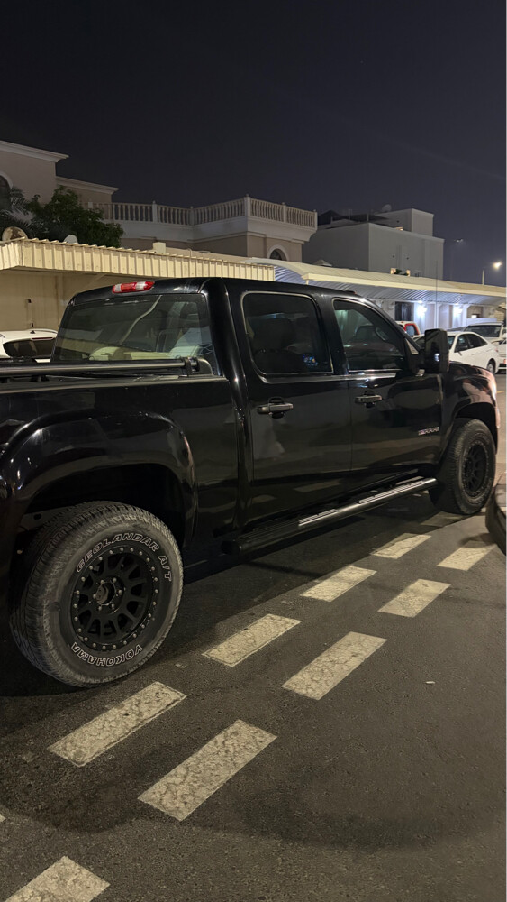 GMC pickup  - 2