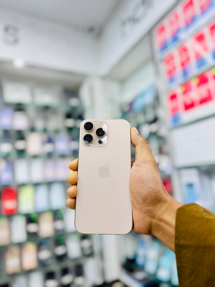 iPhone 16 Pro Max - 4