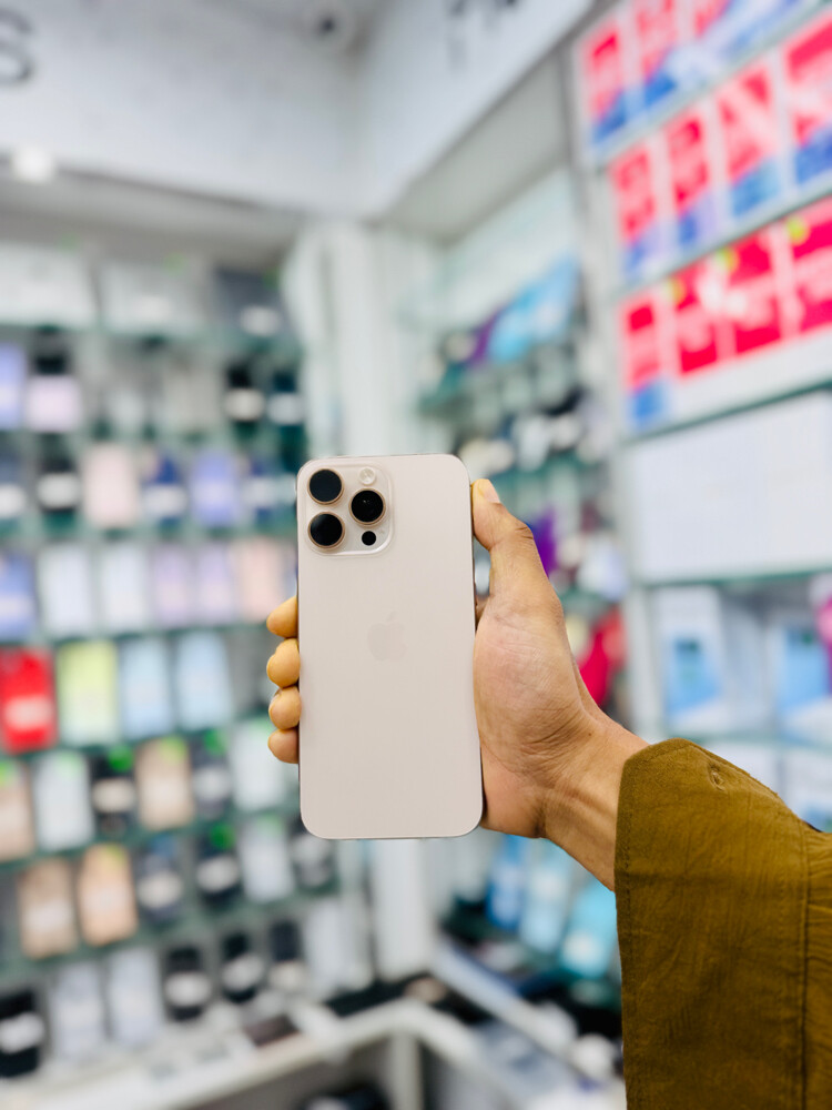 iPhone 16 Pro Max - 1