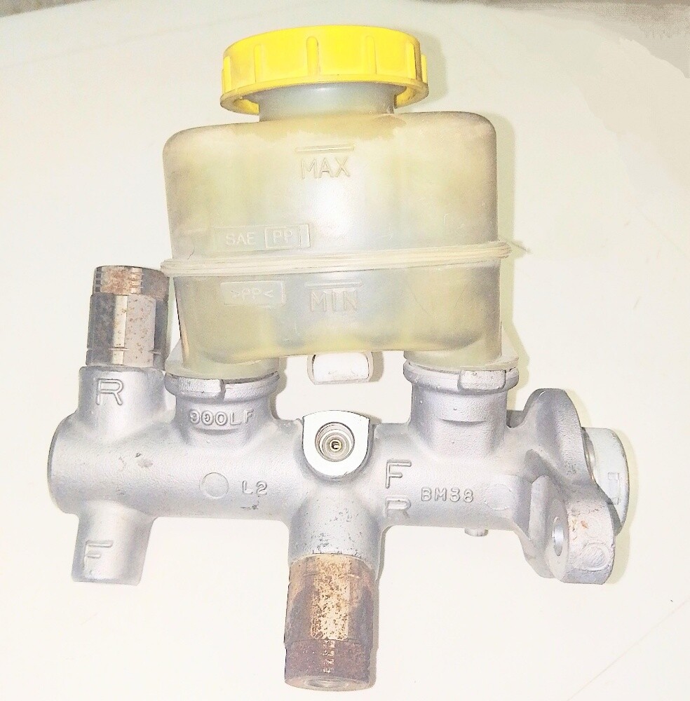 Brake Master Cylinder Nissan Sunny - 3