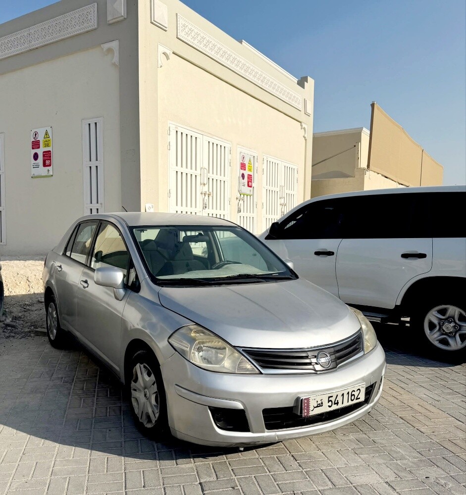 Nissan Tiida 2012 - 2