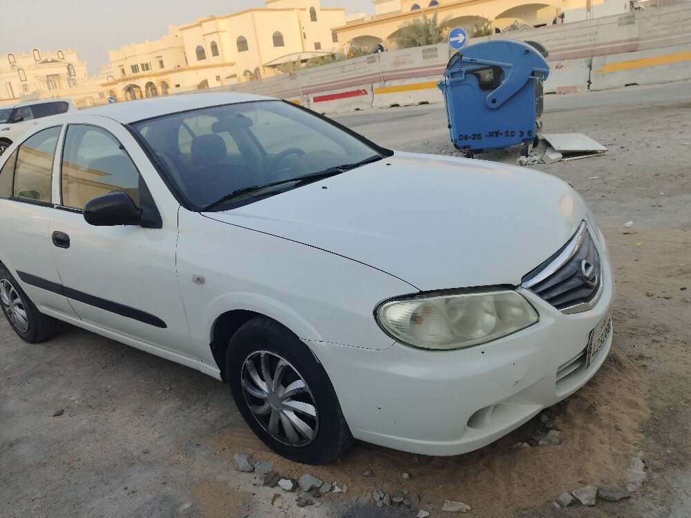 Nissan sunny 2010 only 5500 - 3