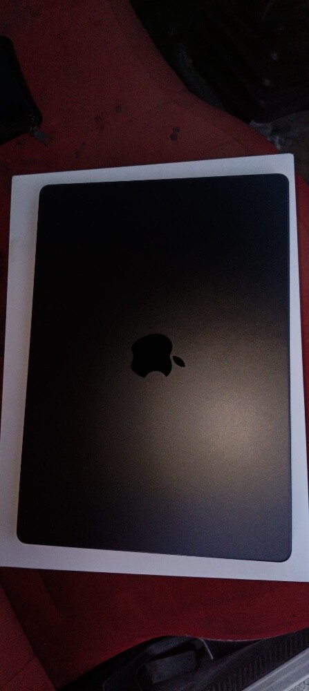 Macbook pro M5 - 4
