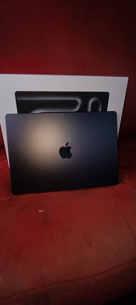 Macbook pro M5 - 3