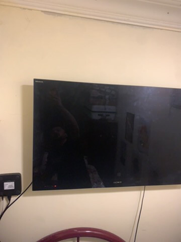 Sony Bravia Wi-Fi lcd with camra - 2