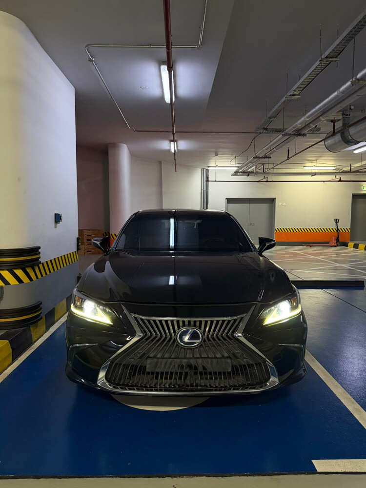 Lexus ES 300h 2020 For Sale hybrid - 3