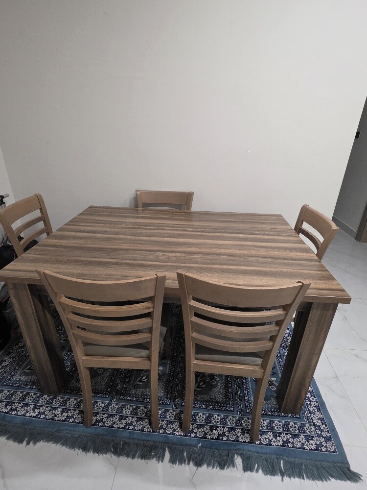 table and 6 chairs - 1