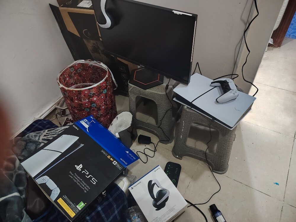 تجميعة سوني ٥ مستعمل اسبوع فقط - 1