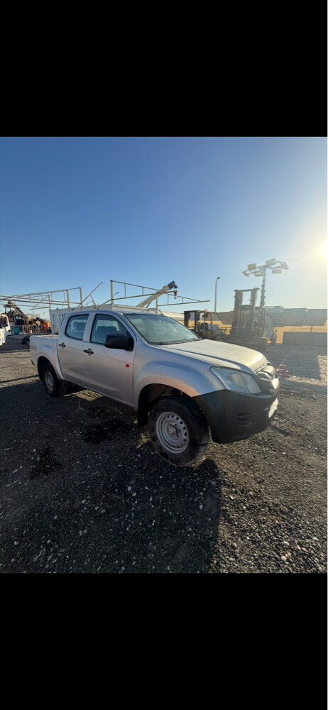 Isuzu 4x4 - 6