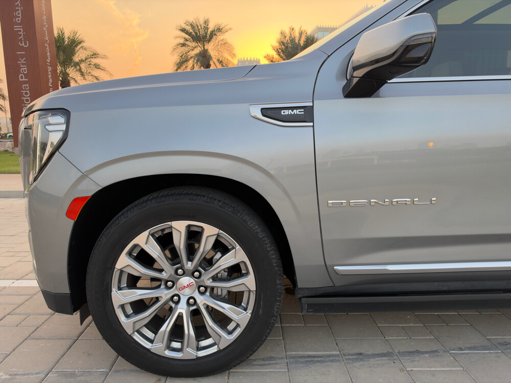 GMC YUKON DENALI XL - 21