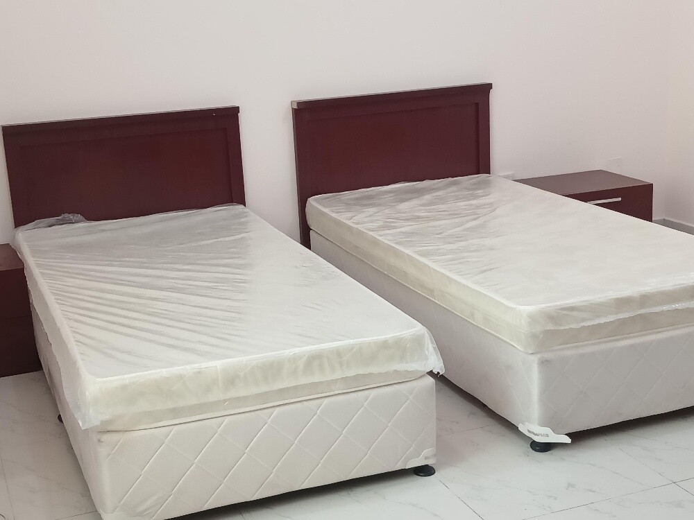 100/200 size single bed - 3