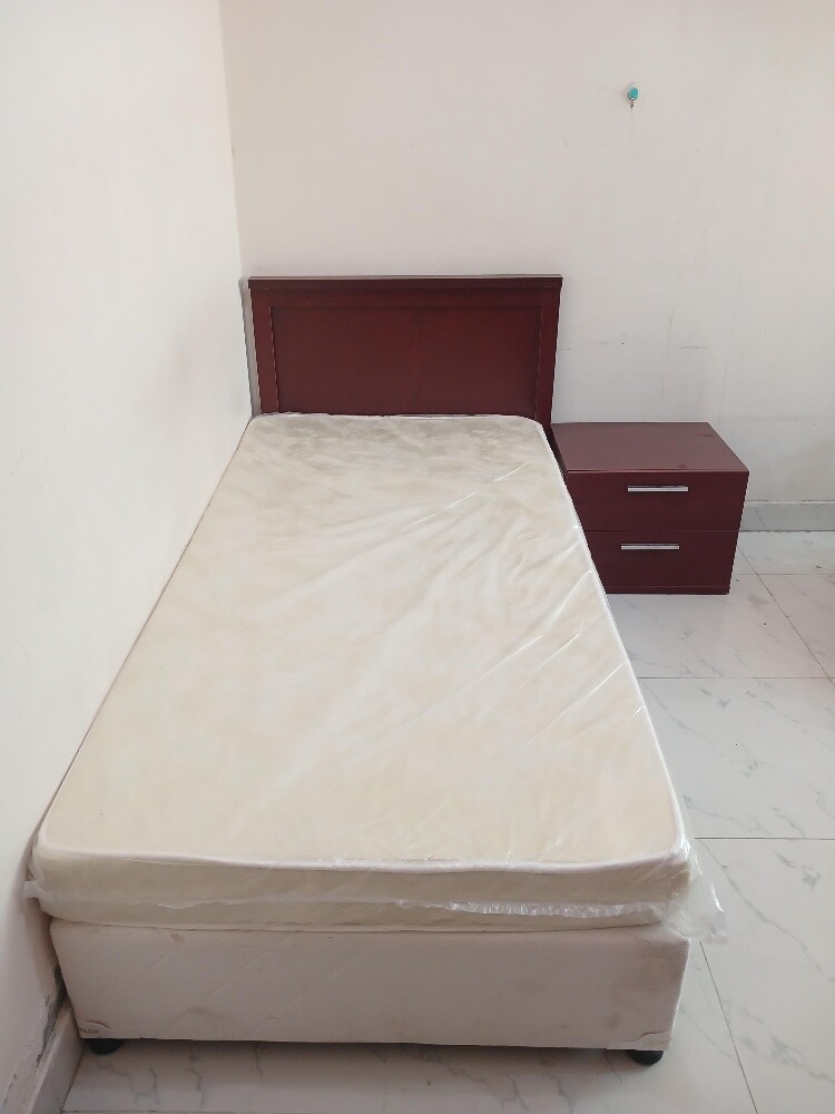 100/200 size single bed - 1