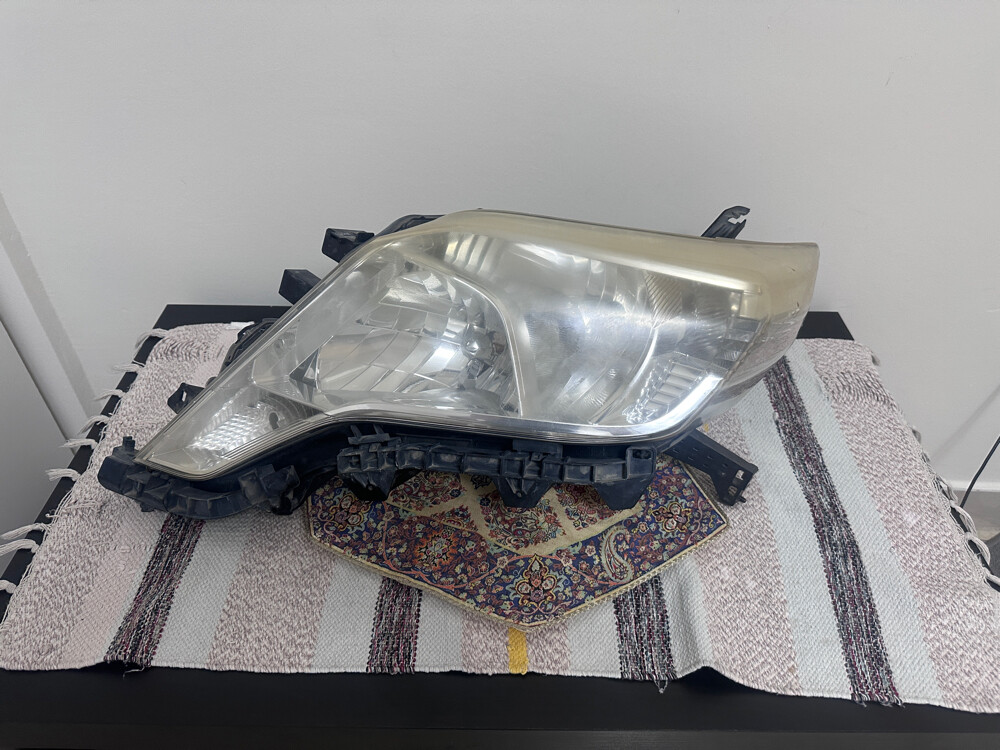 prado 2014 left headlights - 2