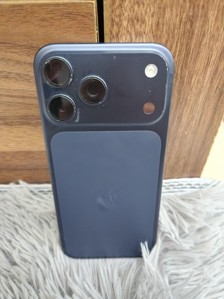 iphone 17 Pro Max 2Tb 99 health - 1