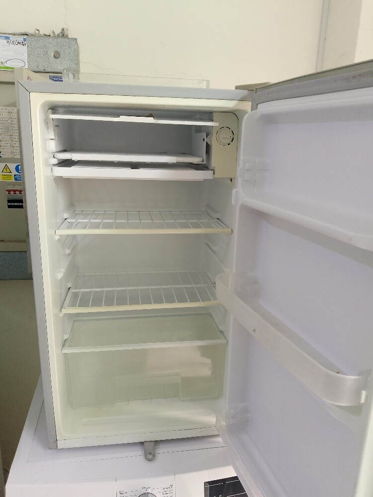 Geepas small Fridge Sale 30989248 - 3
