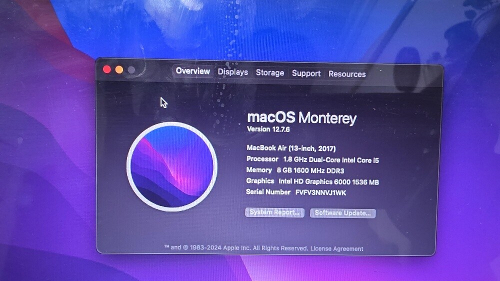 Mac Book Air in a perfect condition - 12
