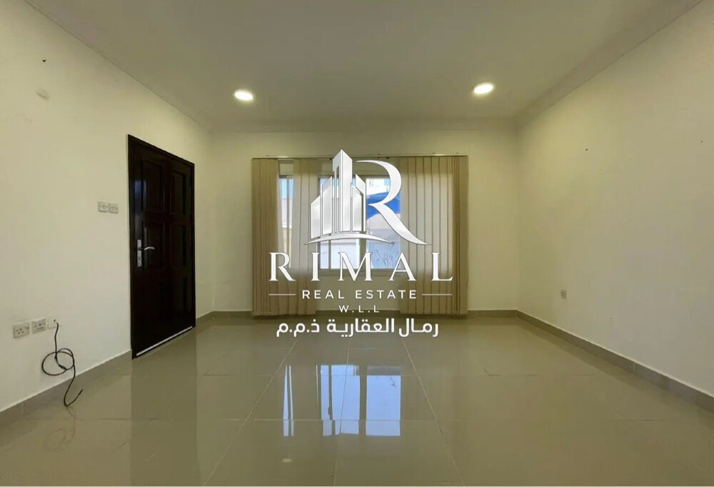 للايجار فيلا مستقله الدحيل 5 غرف - 9