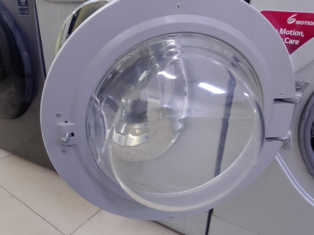 LG 7Kg Washing Machine - 3