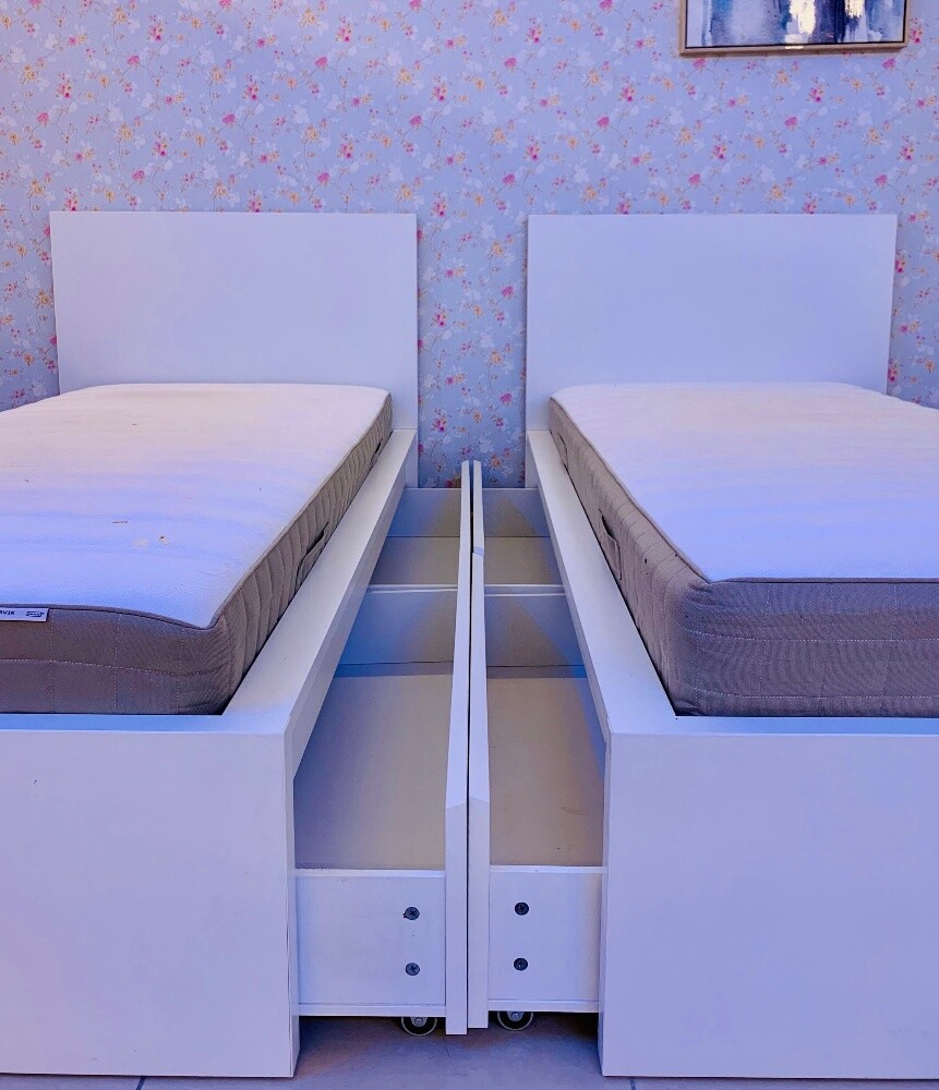 IKEA 2 SINGLE BED WITH MATTRESS. - 3