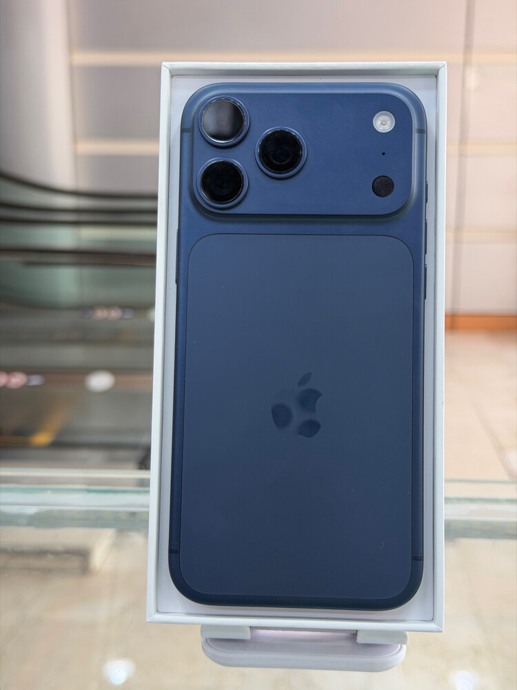 iPhone 17 Pro Max - 3