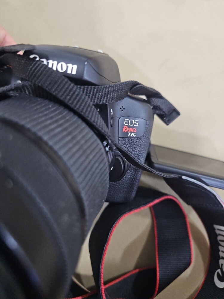 canon EOS T6i - 4