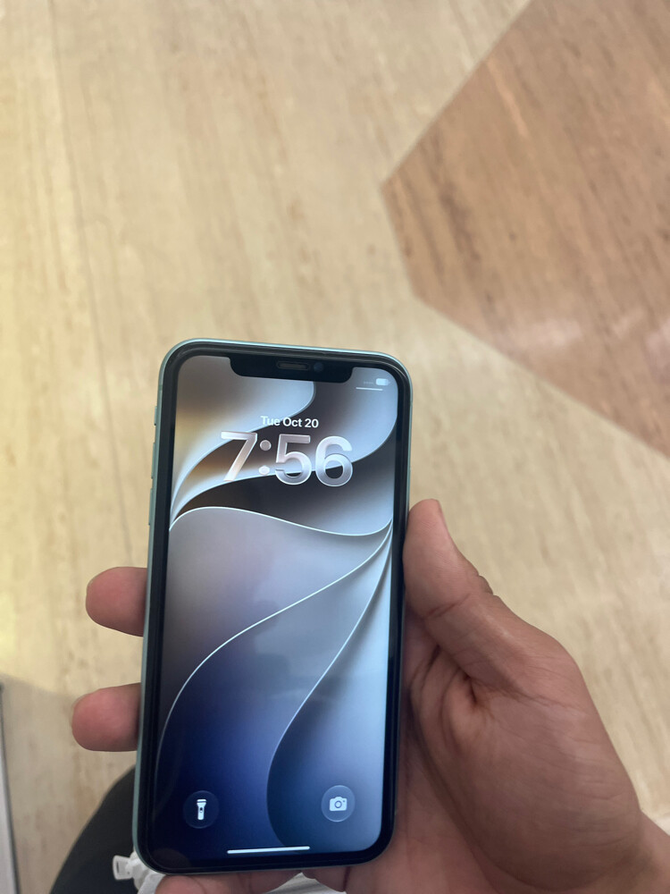 Apple iPhone 11 - 128GB NEW  - 1