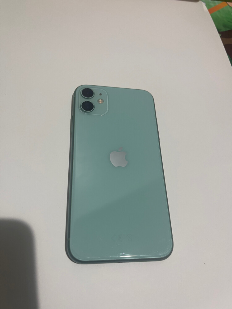 Apple iPhone 11 - 128GB NEW  - 4