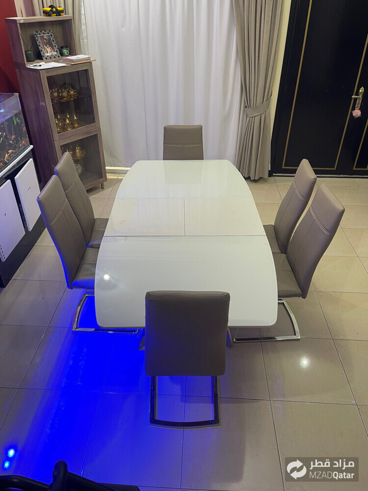 dining table + 6 chairs  - 1