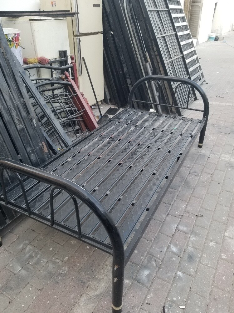 Black double bed, single bed - 8