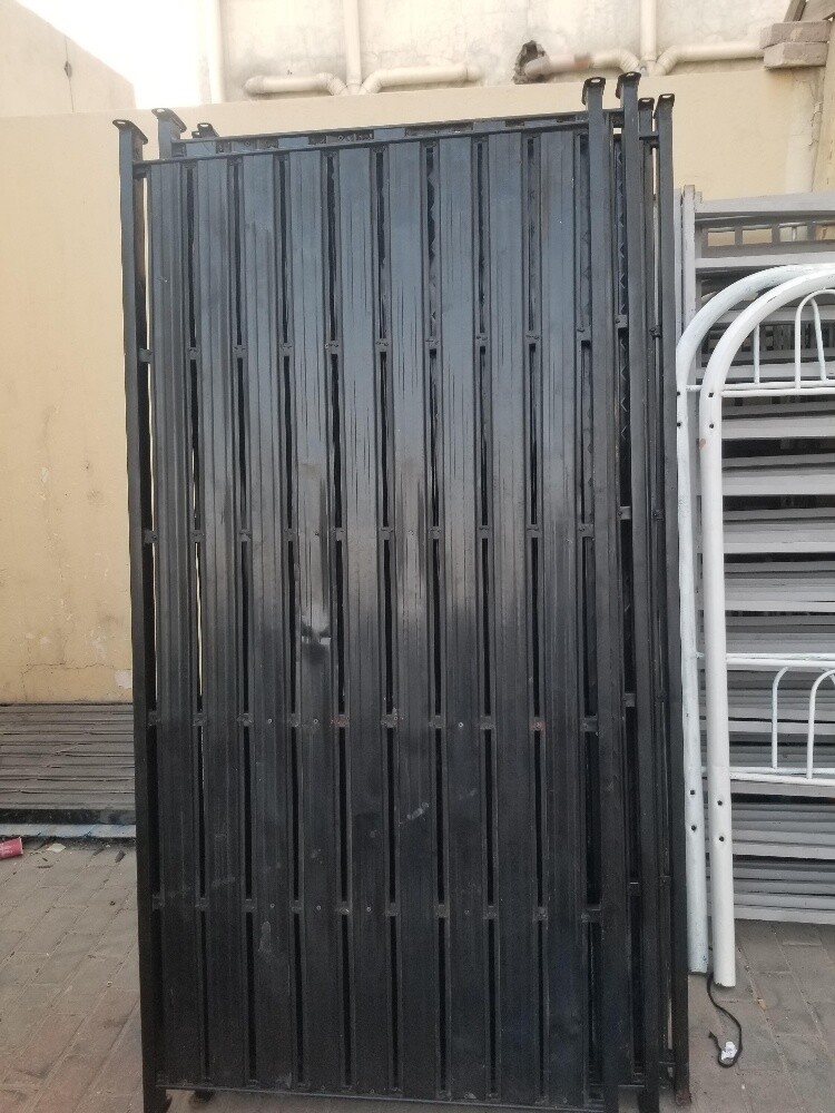 Black double bed, single bed - 2