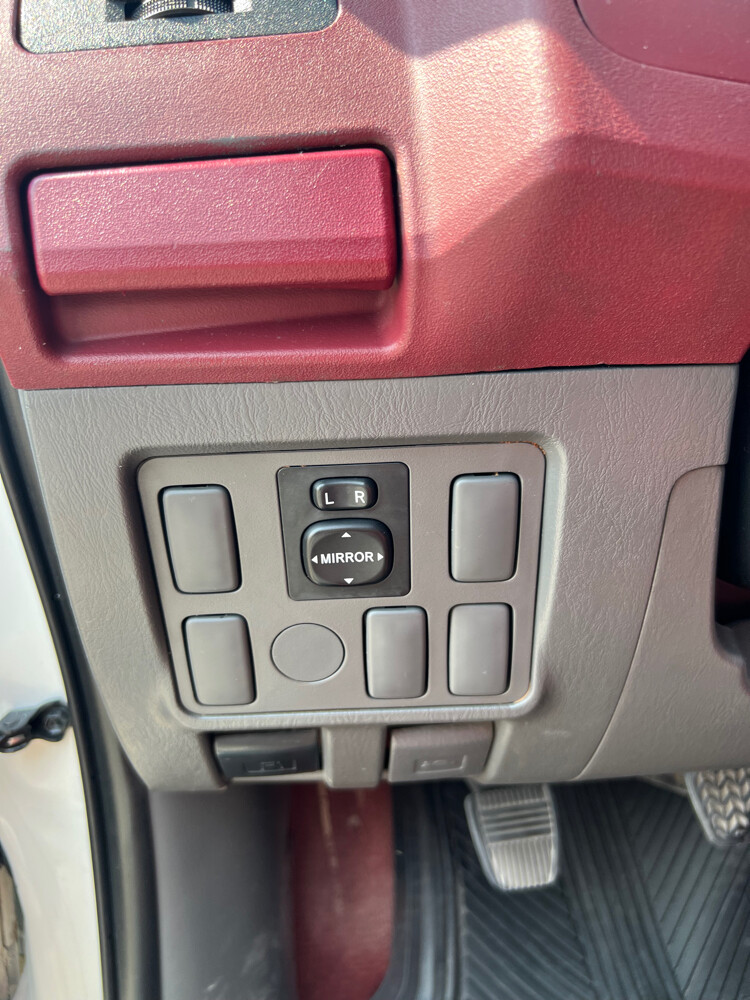 toyota hilux 2012 - 8