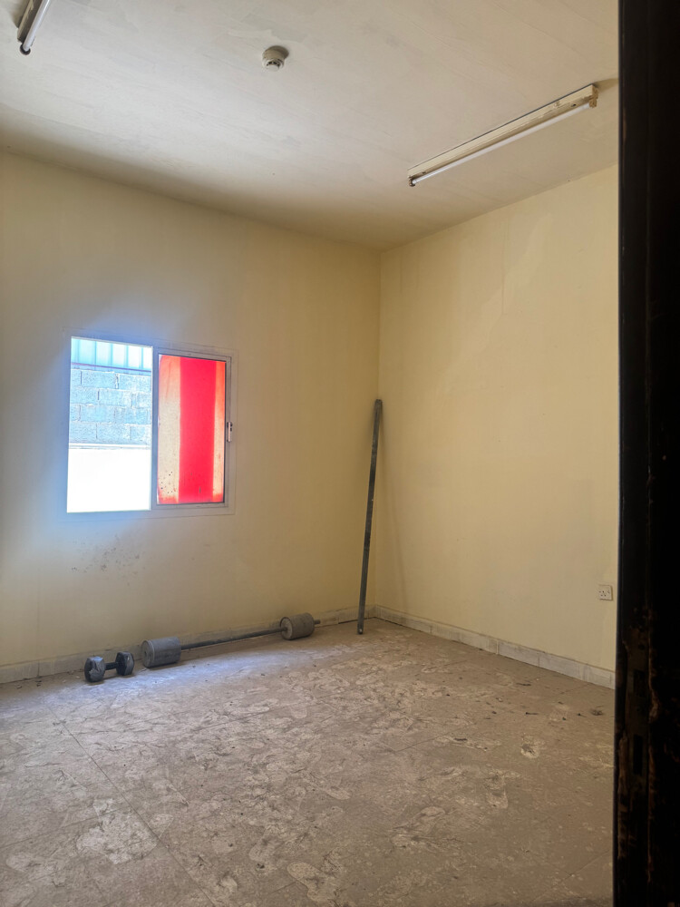 Store and Building for Rent - S - 1