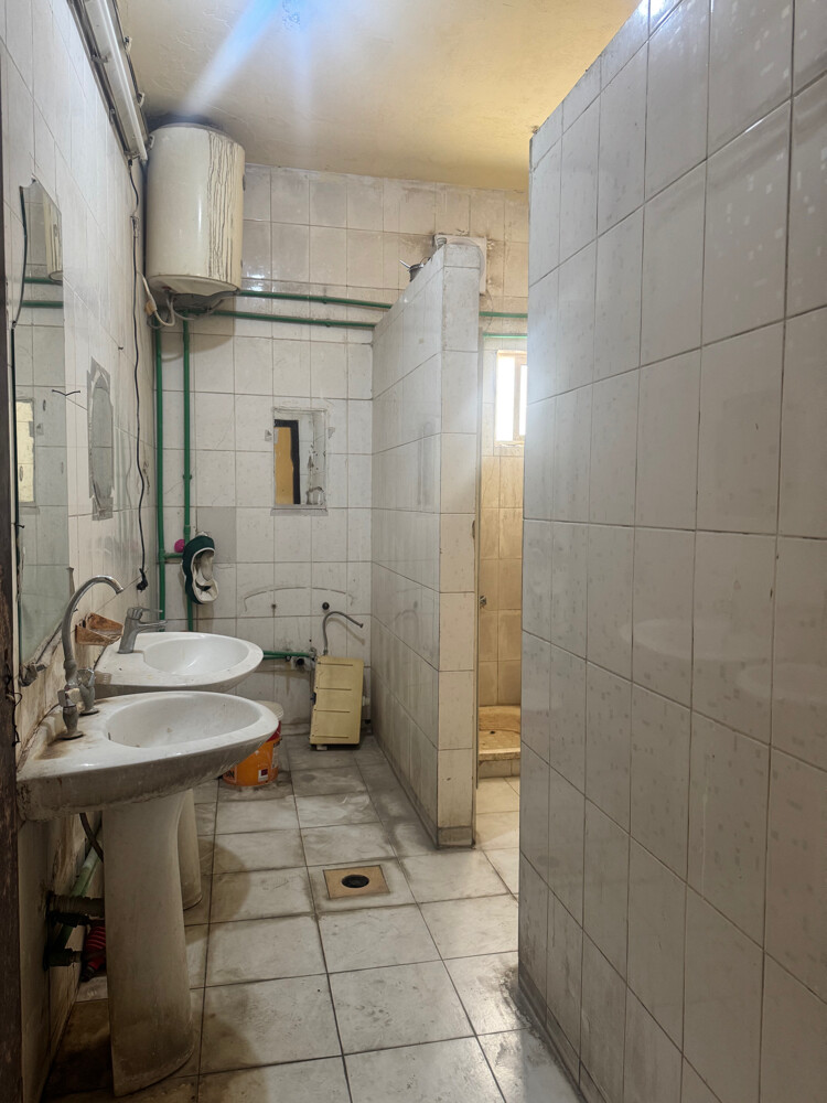Store and Building for Rent - S - 3