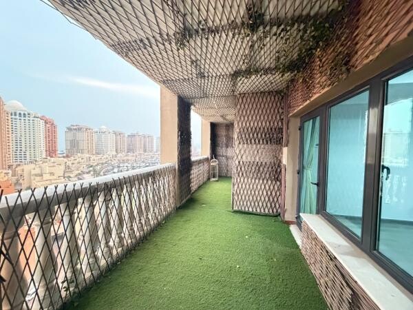 BIG BALCONY 2BR | MARINA VIEWS - 2